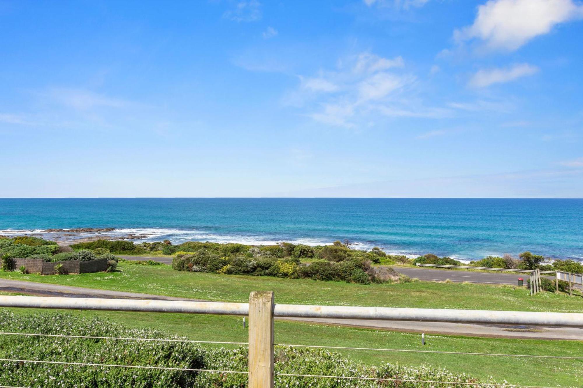 13 Whitecrest Great Ocean Road Resort - Ocean Views Wongarra Exterior photo